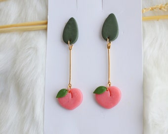 Boucles d'oreilles pêche faites main et personnalisables / boucles d'oreilles fruits rouge / bijou poétique rose /