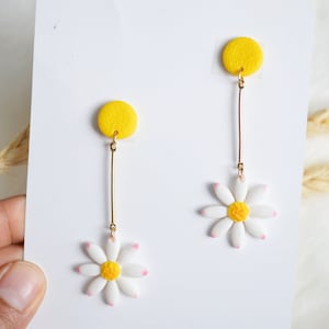 Handmade and customizable spring flower earrings / daisy and daisy earrings image 1