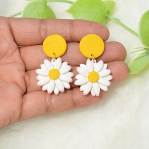 Margueritte Dangle Earrings / White and Yellow Flower Earrings
