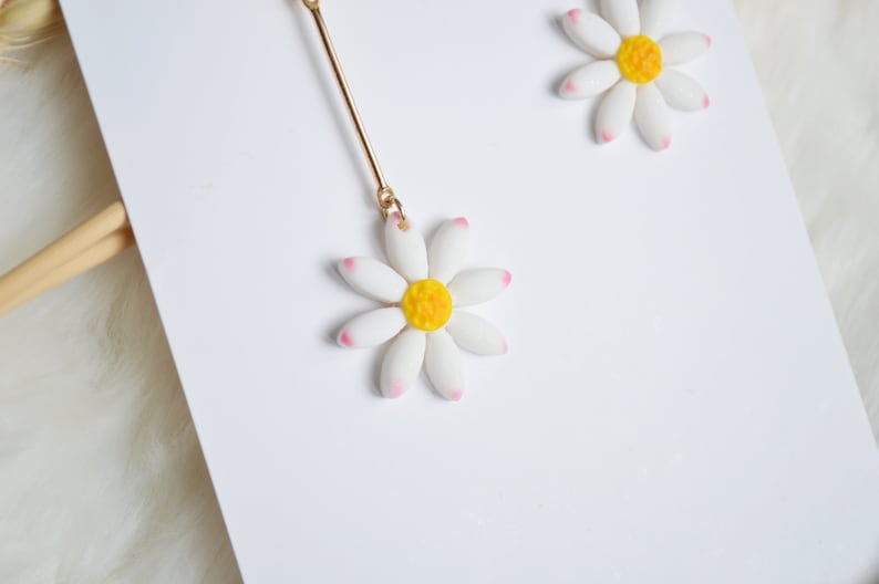 Handmade and customizable spring flower earrings / daisy and daisy earrings image 3