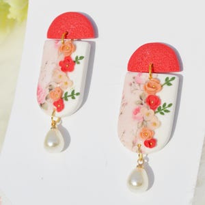 精巧な花柄のイヤリング / ポリマークレイ製の精巧な花柄のイヤリング / 女性へのユニークなギフト