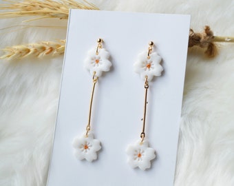 Boucles d'oreilles sakura fleurs de cerisiers en argile polymère faites main / cadeau originale personnalisée /