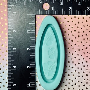 Surfboard silicone shaker for epoxy resin - DIY keychain