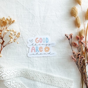 Adesivo fustellato "Le cose belle ci attendono" | Adesivi estetici, Bullet Junk Journal, Adesivi per planner, Album, Citazioni, Detti, Lettering a mano