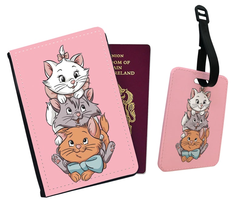 Etui et étiquette pour passeport, Porte-passeport personnalisé, Etiquette à bagage personnalisée, Aristochats Disney, Jolie Marie et ses amis, Cadeau pour elle image 1