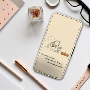 Portemonnee telefoonhoes met kaartinzet, telefoonhoesje voor iPhone en Samsung, Winnie Pooh en Knorretje, we wisten niet dat we herinneringen aan het maken waren