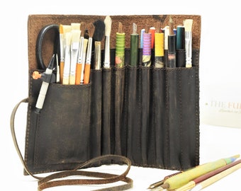 Estuche de cuero hecho a mano para artistas, estuche para herramientas y lápices, estuche enrollable de cuero marrón, soporte para pinceles y bolígrafos - D-Mac #FS518