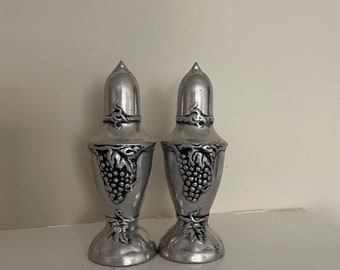 Vintage Vineyard Elegance Pewter Salt and Pepper Shakers, vajilla de vid plateada, accesorios de comedor formales, decoración de mesa