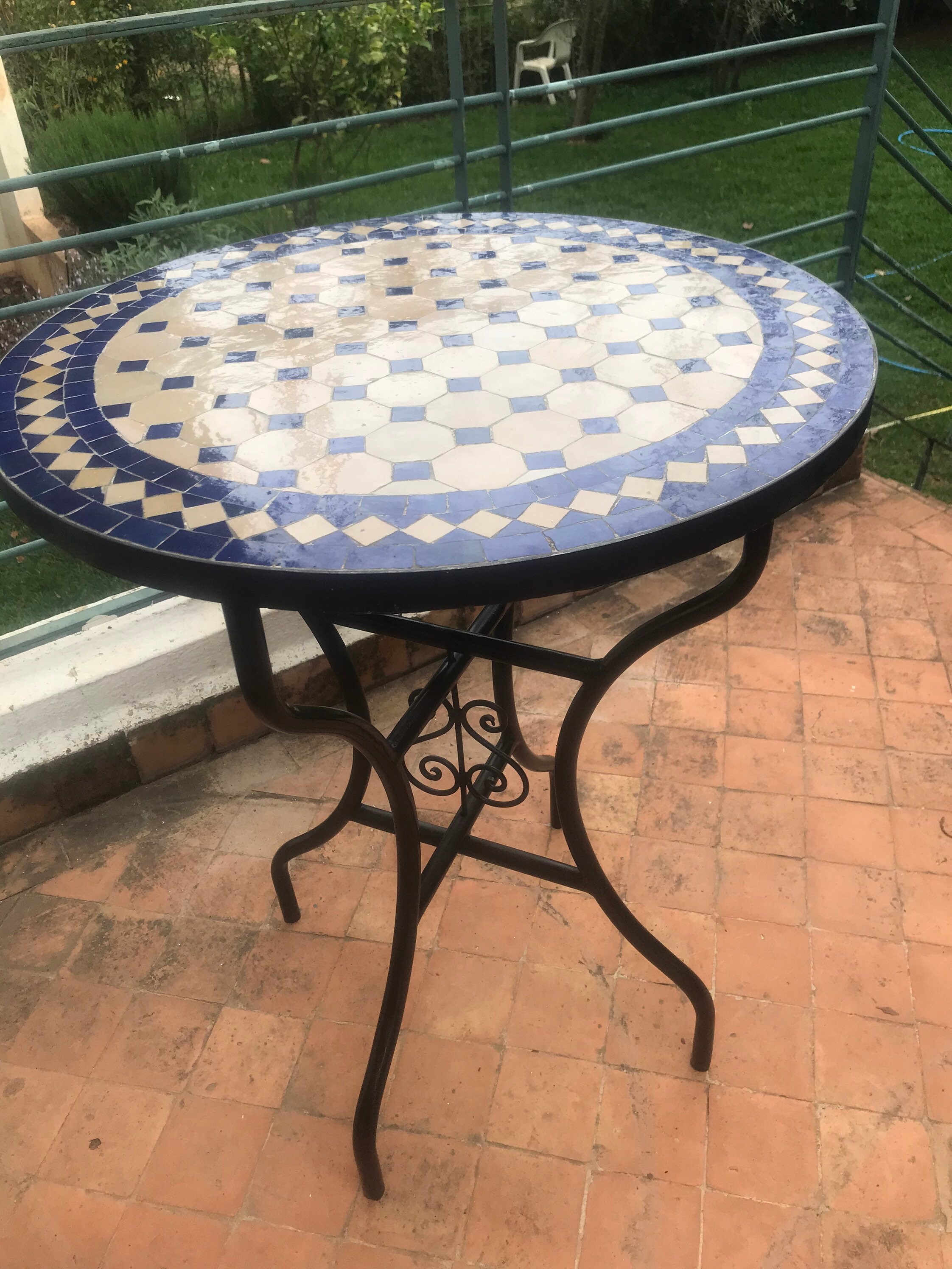 H.BETTER Mosaic Bistro Table Round Ceramic Tabletop 23.6 x 27.6 Outdoor Coffee Table Garden Balcony Table Black and White 