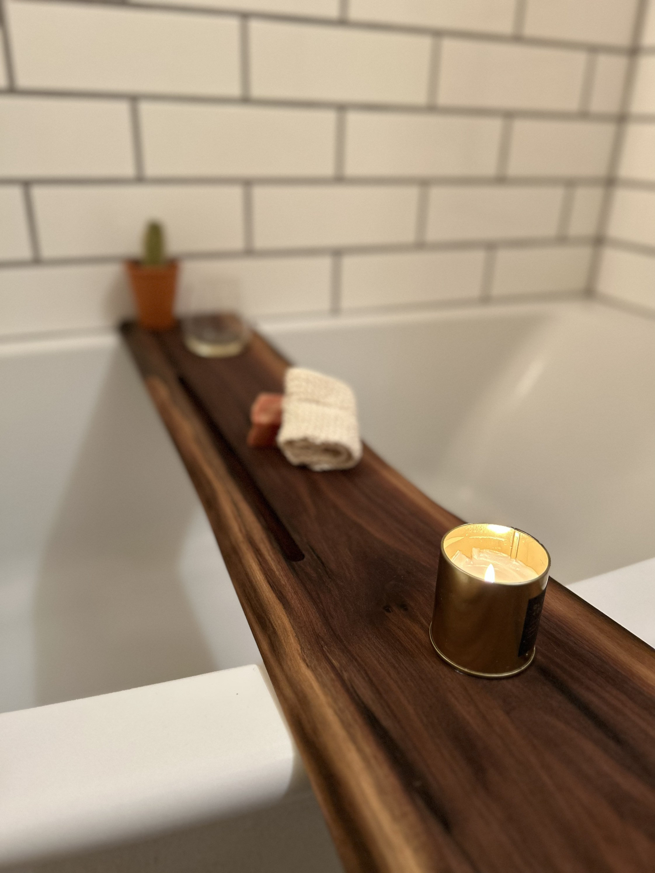 Live Edge Bath Caddy – Crafted of Light and Lumber