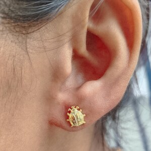 Pendientes de mariquita ~ Delicados pendientes de mariquita ~ Pendientes minimalistas ~ Pendientes de plata 925 ~ Regalo para ella ~ Regalo de aniversario de bodas