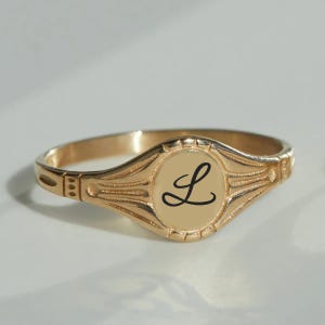 Anillo de sello ovalado personalizado ~ Anillo con inicial delicada grabada ~ Anillo de promesa con letra ~ Anillo de oro personalizado ~ Anillo de plata 925 ~ Regalos para ella