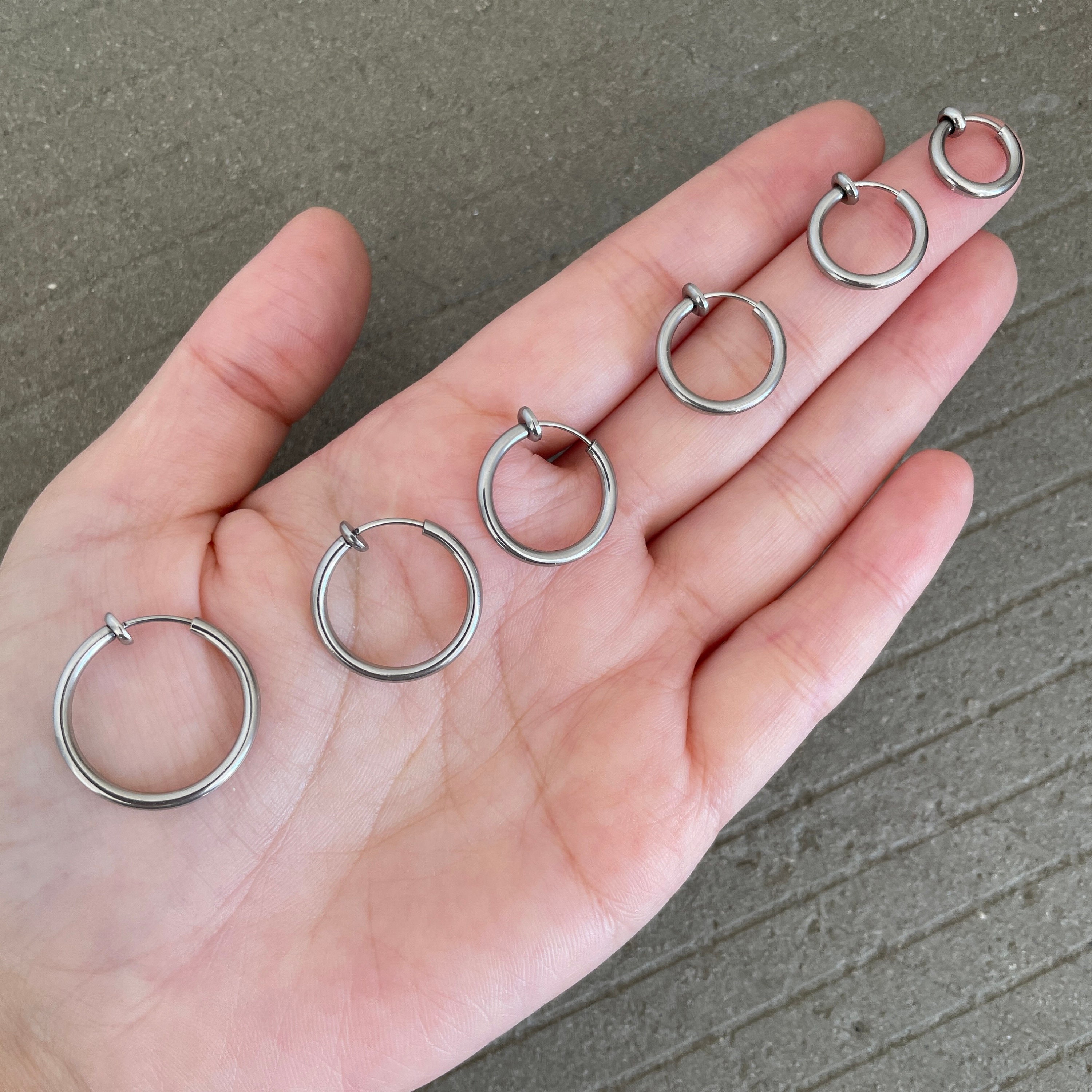 10 Orecchini A Cerchio In Acciaio Inossidabile Per Uomo E Donna, Orecchini A Cerchio Con Passante, Orecchini A Cerchio Chirurgici Per Piercing All'orecchio, Ganci Ipoallergenici - Italia - Foto 8