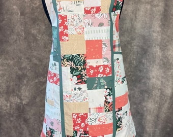 Patchwork Floral Apron|Peach and Green Apron| Garden Spring Apron| Mothers Day| Teachers| Birthday| Chef's Apron