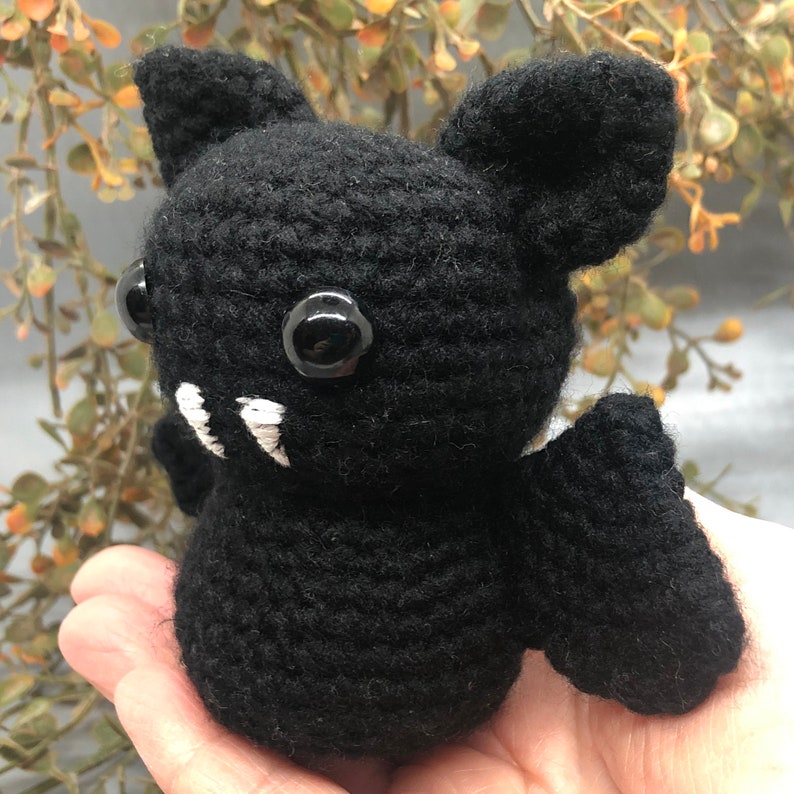 Crochet Bat Amigurumi PATTERN/ Cute Décor, Plushie, Stuffie / Bat, Vampire Bat, “Vampy” imagen 7