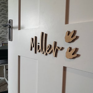 Personalized Wooden Name Sign: Dinosaur or Butterfly Decor