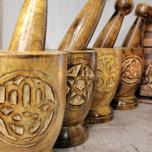 Witch&#39;s Wooden Mortar & Pestle Triquetra, Mortar Tree of Life, Pentacle