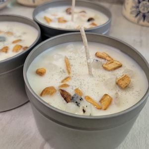 Palo Santo Soy Candle: Quartz Crystal & Essential Oils