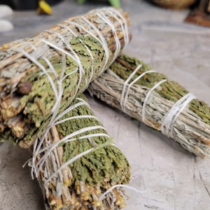 Blue sage & cedar smudge stick - 4&quot;
