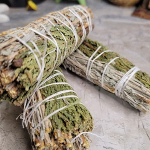 Blue sage & cedar smudge stick - 4"