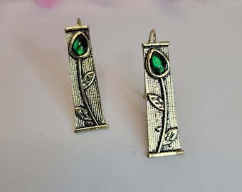 Green Witch Vine Earrings - Handcrafted Nature-Inspired Jewelry for Mystical Style - Ideal Gift for Witches