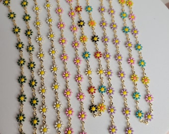 Daisy Necklace Minimalist Gold Choker with Mixed Flower Embellishments –  Birthdays  Spring Wear