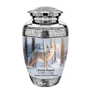 Wolf in Snow Urns for Human Ashes, Cremation Urn for Ashes, Unique Urn for Human Ashes, Adult Urn for Ashes, Cremation urn, Memorial Urn