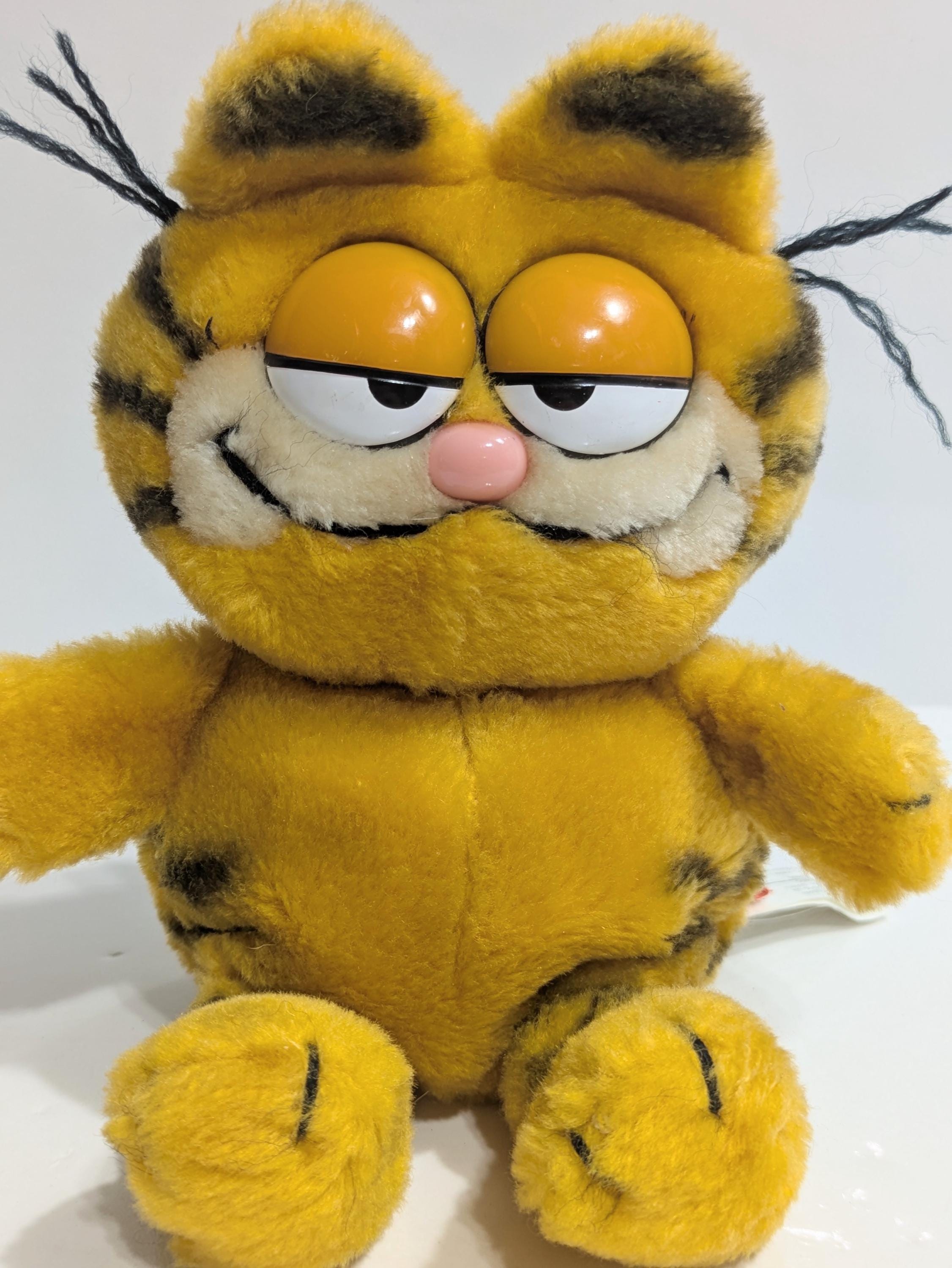 Garfield Plush Toy, Iconic Orange Cat, Fun Farm, Plastic Eyes