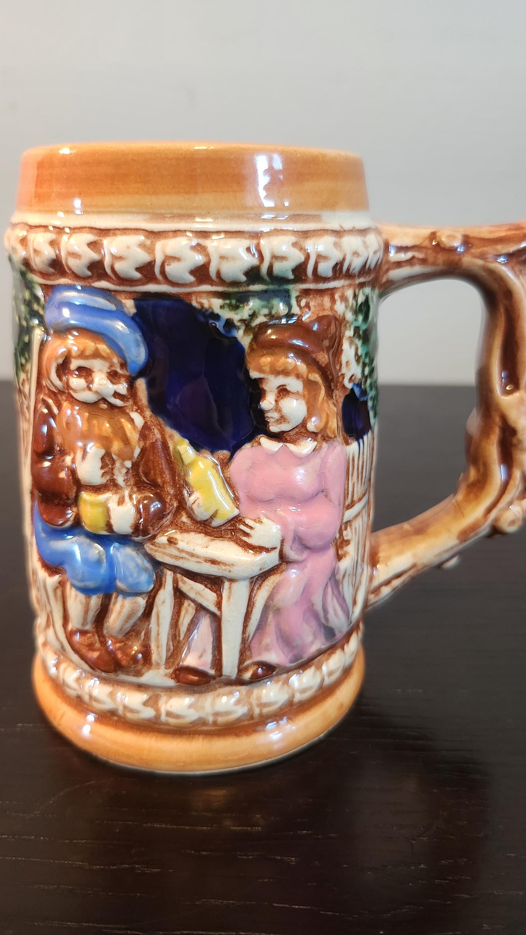 ドイツ風ビールジョッキ。ヴィンテージ、1950 年代、陶器、手描き、3D