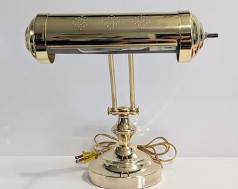 Lampada da scrivania in ottone, modello da banchiere/pianoforte, snodabile, regolabile, 40 Watt, vintage, anni '60, stile Mid-Century Modern.