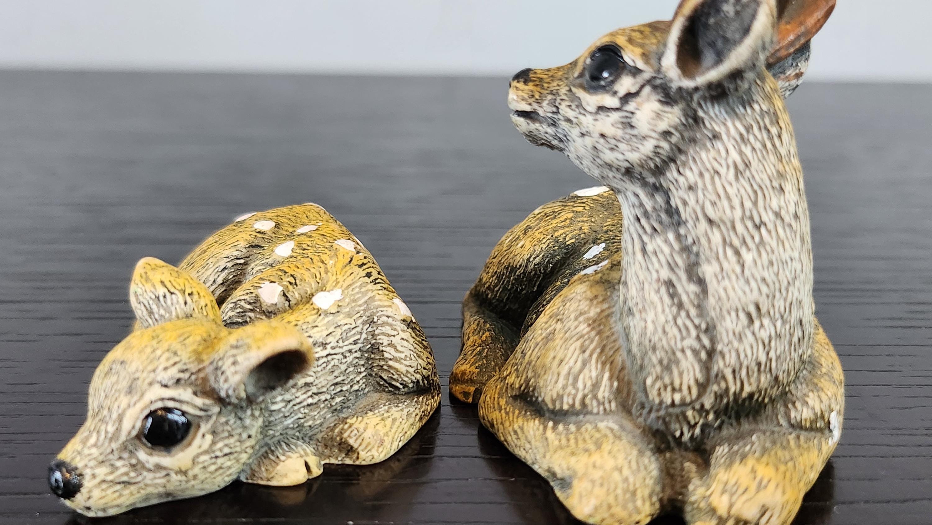 斑点のある雄鹿と雌鹿の樹脂製置物。ヴィンテージ、台湾製 - Etsy 日本