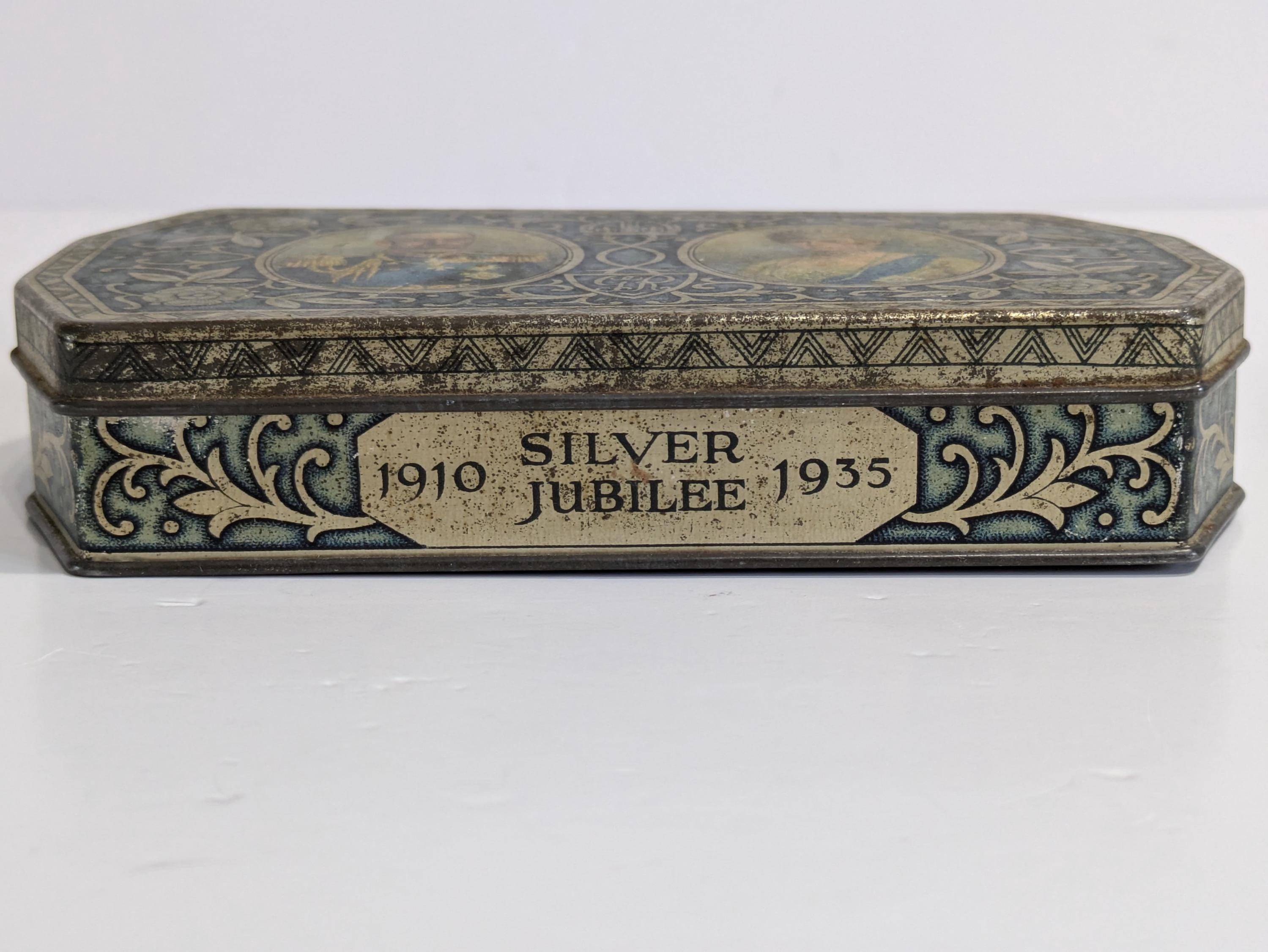 D.H.MORTON作 THE QUEENS SILVER JUBILEE Silver Jubilee Commemorative Storage Tin, King George V, Queen