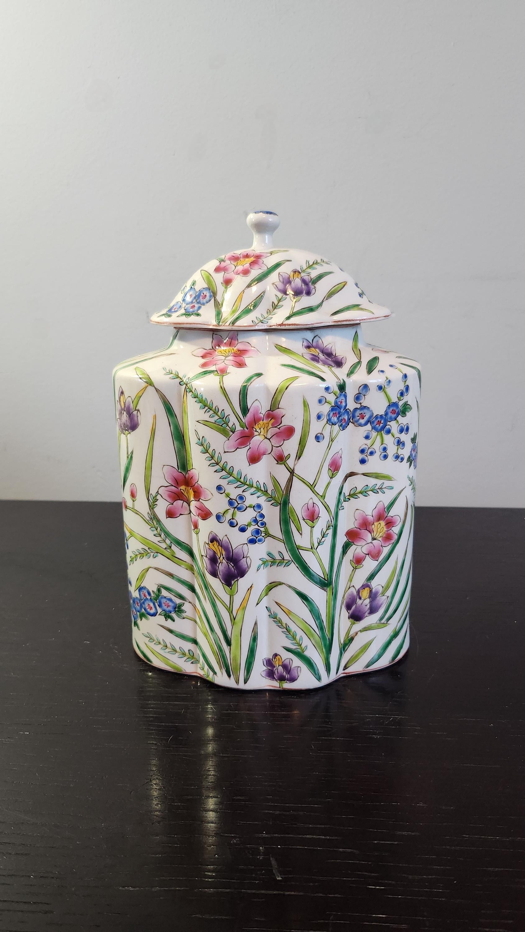 蓋付き花瓶。ヴィンテージ、手描き、磁器、嘉慶、中国製 - Etsy 日本