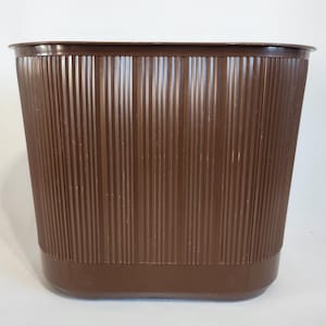 Rubbermaid Wastebasket, Brown, Plastic, Bathroom, Oval, Ribbed, Powder Room, Trash Can, Vintage, 1980s