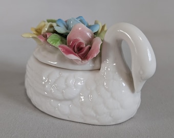 Blumenschwan Trinket Box Vintage, Capodimonte, Porzellan, Rosen, Made in Japan