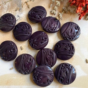Large buttons with purple leaf pattern from the 1980s, 12 pieces