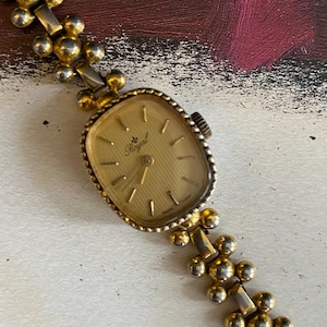 Royal Brand, Elegant 1980s Vintage Swiss Ladies Wristwatch, Golden Color Case, Retro Watch, Swiss Watch, Party Cocktail Watch,Christmas gift