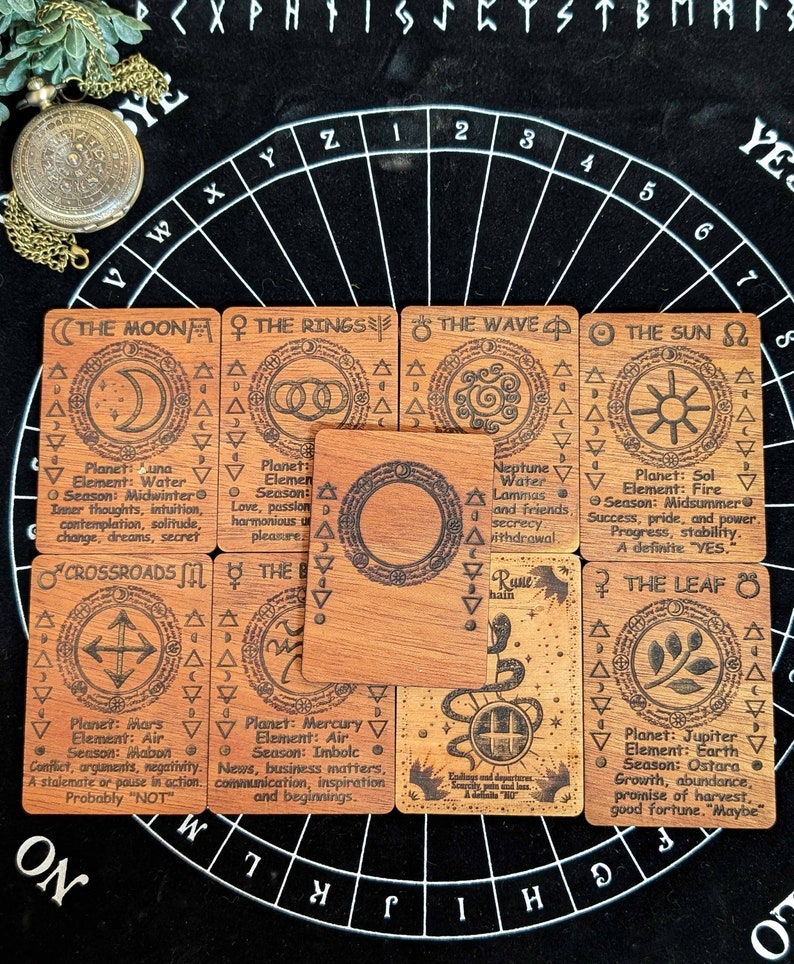 Eight card witch runes set with box