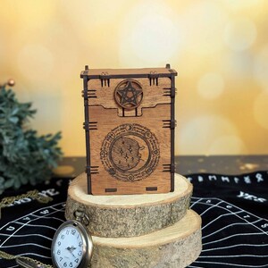 Eight card witch runes set with box