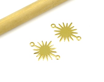 Solberlocker i mässing, solformad kontakt i rå mässing med 2 hål - Solberlock i mässing, smyckestillbehör 18x13x0,5 mm