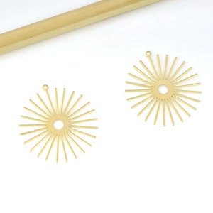 Brass Sun Charms, Raw Brass Sun Pendant, Brass Sun Earring Charms, Brass Sunflower Pendant, Jewelry Supplies 32x30x0.64mm