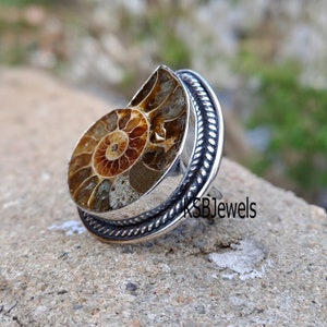 Anillo fósil de amonita natural raro, anillo de plata de ley 925, anillo llamativo, anillo maravilloso, joyería bohemia, anillo curativo, Día de la Independencia
