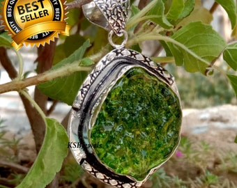 Moldavite Glass Pendant, Raw Moldavite Quartz Pendant, Handmade Pendant, 925 Silver Pendant, Dainty Pendant, Anniversary Gift
