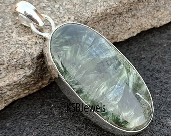 Seraphinite 925 Sterling Silver Pendant: Oval Cabochon, Natural Stone