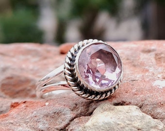 Ciondolo con pietra preziosa sfaccettata in kunzite rosa