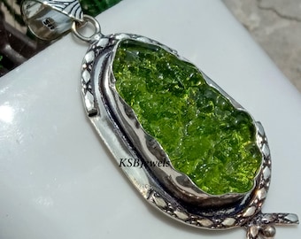 Moldavite Pendant, Raw Moldavite Pendant Quartz, Handmade Pendant, 925 Sterling Silver Pendant, Healing Stone Pendant, AnniversaryGift