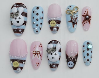 French press a righe fatte a mano sulle unghie: stella 3D, cromo dorato