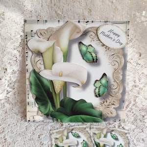 Lirios para el Día de la Madre, Tarjeta para el día de la Madre, Etiquetas para regalo Floral Día de la Madre gratis. Tamaño 8 x 8, Tarjeta de madre desacoplada, Tarjeta de lujo