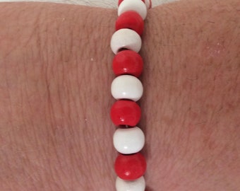 Football Colours Bracelet, Wooden Bead Bracelet, Teenage Bracelet, Boys Bracelet, Liverpool Colours, fashion Bracelet, lioness colours