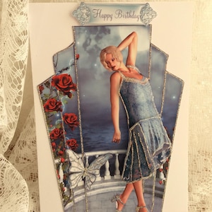 Carte unique de fille clapet, carte d'anniversaire pour dame, carte de joyeux anniversaire, carte de dames, carte découpée, carte de dame élégante, taille A5